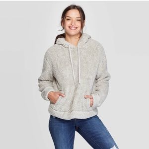 🍉 3/ $30 Women’s Sherpa Hoodie XS